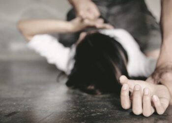 35χρονος έσπασε το χέρι και το γόνατο της συντρόφου του γιατί δεν οργάνωσε πάρτι γενεθλίων