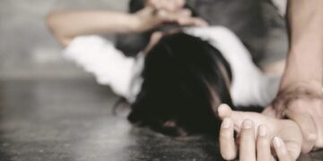 35χρονος έσπασε το χέρι και το γόνατο της συντρόφου του γιατί δεν οργάνωσε πάρτι γενεθλίων