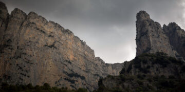Επιχείρηση διάσωσης δύο Βέλγων πεζοπόρων στη χαράδρα του Βίκου