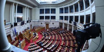 Τέμπη: Νέα ποινική δικογραφία στη Βουλή – Ποιους αφορά