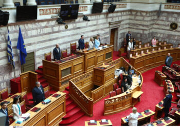 Ενός λεπτού σιγή στη μνήμη του Γρηγόρη Λαμπράκη, 62 χρόνια μετά τη δολοφονία του