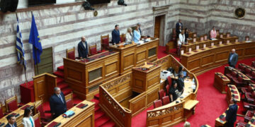 Ενός λεπτού σιγή στη μνήμη του Γρηγόρη Λαμπράκη, 62 χρόνια μετά τη δολοφονία του