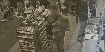 Η γιαγιά γνωριζόταν με τον άνδρα που «άρπαξε» το βρέφος – Εντοπίστηκαν μαζί από κάμερες σε άλλο σούπερ μάρκετ