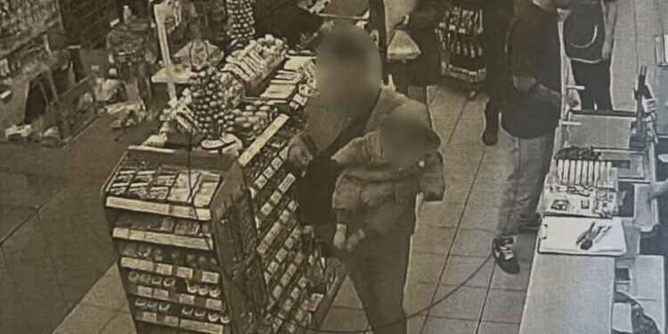 Η γιαγιά γνωριζόταν με τον άνδρα που «άρπαξε» το βρέφος – Εντοπίστηκαν μαζί από κάμερες σε άλλο σούπερ μάρκετ