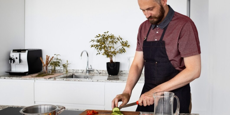 Βρήκε το φαγητό που μαγείρεψε για την σύντροφό του στα σκουπίδια