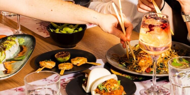 Ζήστε την ιαπωνική γιορτή των λουλουδιών με αυθεντικές πανασιατικές γεύσεις