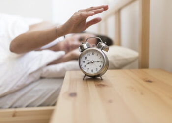 Όσοι ξυπνούν την ίδια ώρα κάθε πρωί χωρίς ξυπνητήρι, έχουν αυτά τα 8 χαρακτηριστικά