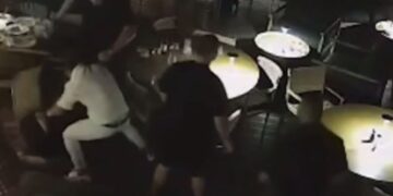 «Δεν συνελήφθη έπειτα από έρευνα της ΕΛΑΣ, παρουσιάστηκε αυτοβούλως», λέει ο δικηγόρος του 33χρονου