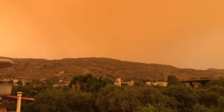 «Πνίγηκαν» από την αφρικανική σκόνη τα Χανιά