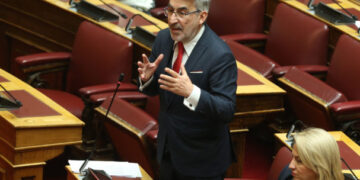 Ξανθόπουλος στον Realfm 97,8: Η έκθεση Καρώνη αφήνει αιχμές για έλλειψη στοιχείων λόγω εκκαθάρισης του χώρου