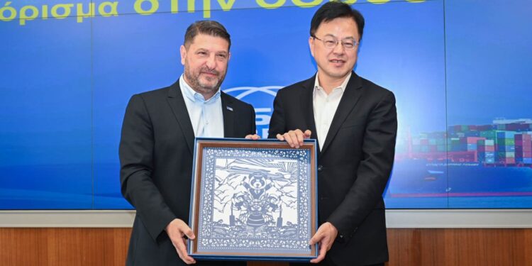 Συναντήθηκε με τον δήμαρχο Σαγκάης και τον πρόεδρο και εκτελεστικό διευθυντή της Cosco – Τι συζήτησαν