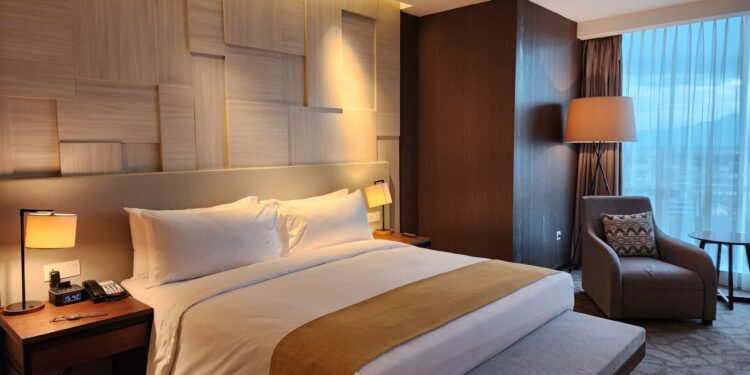 Θετικό το τετράμηνο αλλά μικρή «κοιλιά» τον Απρίλιο