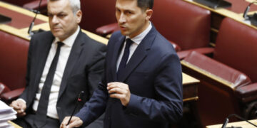 Ο πρωθυπουργός να κάνει ό,τι περνάει από το χέρι του για να ανατραπεί η προσβλητική απόφαση για την Μονή του Σινά