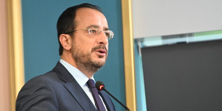 Συνάντηση Χριστοδουλίδη – Στάρμερ το απόγευμα στο Λονδίνο