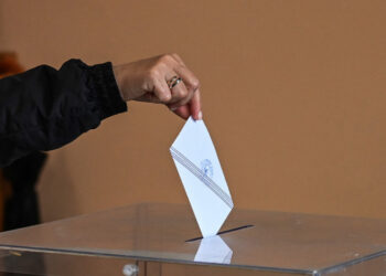 Opinion Poll: 30% for ND, 16.5% for Course of Freedom, Androulakis’ image collapses, 7-party Parliament