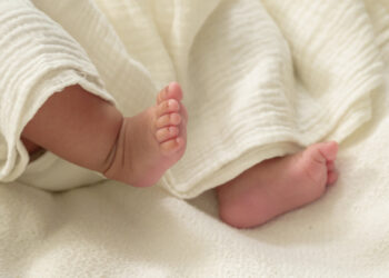 Infant found in a bag next to a garbage bin in Alimos