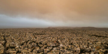 African dust “choked” Crete: orange sky and suffocating atmosphere in Heraklion and Chania – See photos