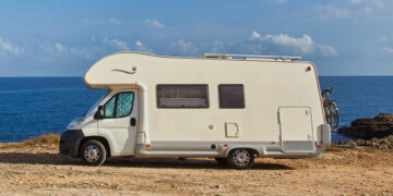 Greek Ministry of Tourism on Camper Vans: “We’re ending the abusive occupation of forests, shores, and archaeological sites – The obvious has been legislated”