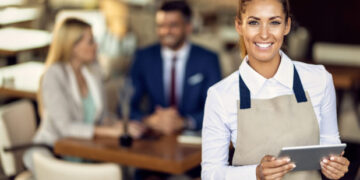 Αγενής οικογένεια άφησε φιλοδώρημα δύο ευρώ στη σερβιτόρα