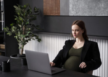 Δικηγορία, γονειϊκότητα και μητρότητα, διαδρομές παράλληλες;