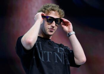 Το «παιδί» που έκτισε έναν κόσμο και τώρα τον ελέγχει