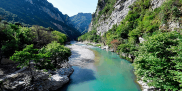 Two children were pulled unconscious from the river Arachthos in Arta