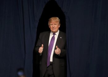 Η οικογένεια Τραμπ εισέρχεται στην κινητή τηλεφωνία με υπηρεσίες και ένα smartphone