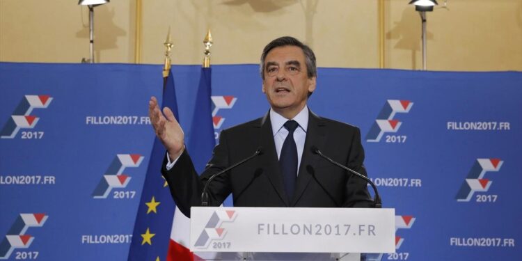 4ετής φυλάκιση με αναστολή για τον πρώην πρωθυπουργό Φρανσουά Φιγιόν