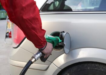 Έκτακτοι έλεγχοι από τη ΔΙΜΕΑ σε πρατήρια βενζίνης με εντολή Θεοδωρικάκου