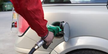 Έκτακτοι έλεγχοι από τη ΔΙΜΕΑ σε πρατήρια βενζίνης με εντολή Θεοδωρικάκου