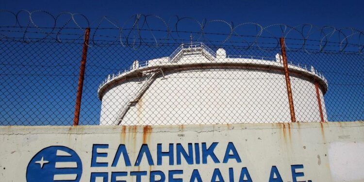 Τα πρώτα… χαμόγελα για τη Helleniq Energy