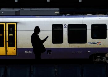 Σύλληψη 46χρονου με μαχαίρι εντός συρμού του προαστιακού