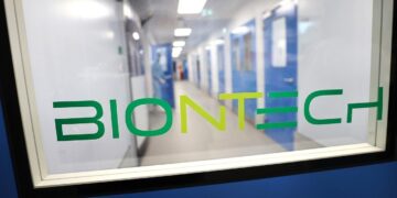 Συμφωνία δισεκατομμυρίων δολαρίων της Biontech για φάρμακο κατά του καρκίνου