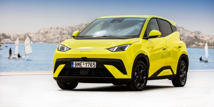 BYD Dolphin Surf: Θαλασσινή αύρα στην πόλη