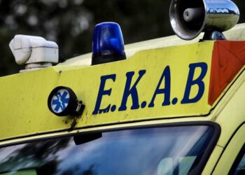 Ένας τραυματίας έπειτα από τροχαίο – «Καρφώθηκε» με το αυτοκίνητο σε κολώνα