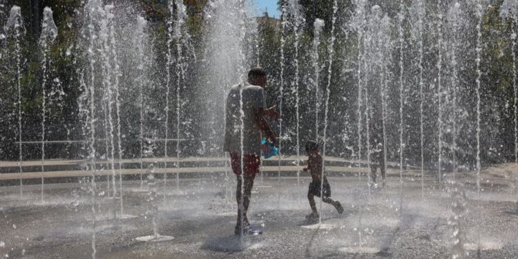 Καιρός: Αύριο η πιο ζεστή ημέρα της εβδομάδας