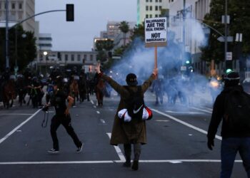 Πόσοι στηρίζουν την αποστολή του στρατού, πόσοι τις διαδηλώσεις 