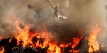 Λος Άντζελες: Ο κυβερνήτης της Καλιφόρνια κατά του Ντόναλντ Τραμπ