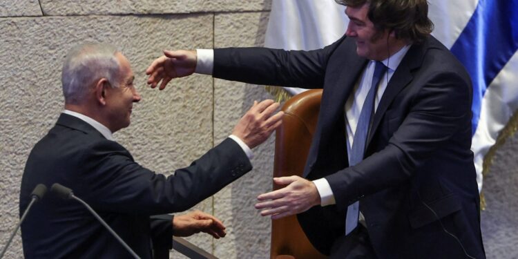 Μεταφέρει την πρεσβεία της Αργεντινής στην προσαρτημένη από το Ισραήλ Ιερουσαλήμ