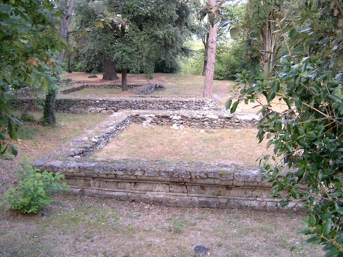 Ετρουσκικοί ναοί στο Marzabotto (Καινούα). Φωτογραφία: Exif / Wikimedia Commons