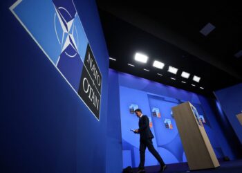 Σύνοδος κορυφής του ΝΑΤΟ για να «ικανοποιηθεί» ο Τραμπ