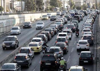 ΑΑΔΕ: 426 έλεγχοι για παραβάσεις σε αυτοκίνητα