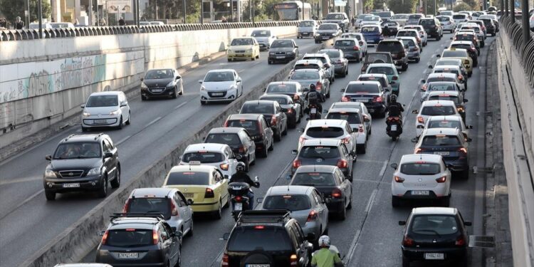 ΑΑΔΕ: 426 έλεγχοι για παραβάσεις σε αυτοκίνητα
