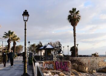 Καιρός: Ισχυροί άνεμοι και μικρή άνοδος της θερμοκρασίας