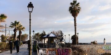 Καιρός: Ισχυροί άνεμοι και μικρή άνοδος της θερμοκρασίας