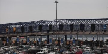 Αγίου Πνεύματος: Κορυφώνεται η έξοδος του τριημέρου