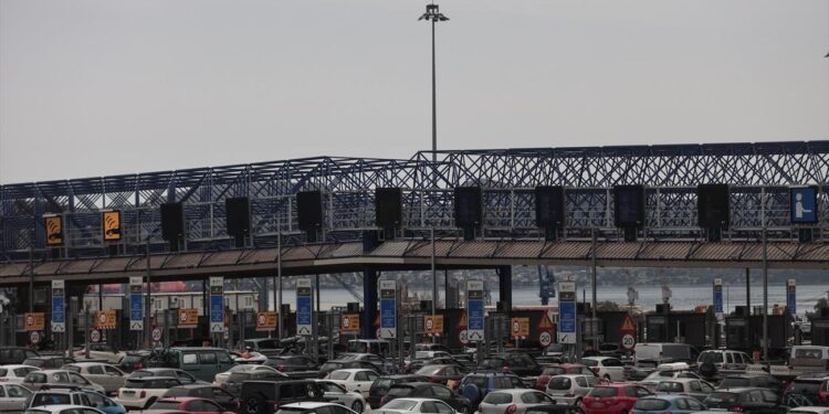 Αγίου Πνεύματος: Κορυφώνεται η έξοδος του τριημέρου