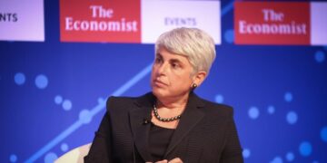 Παραμένουν κίνδυνοι στα Στενά του Ορμούζ