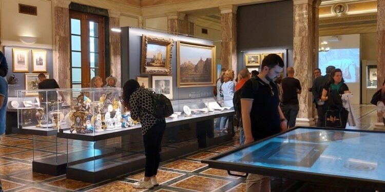 Ξεναγήσεις στη Βουλή των Ελλήνων και στο Μουσείο Φιλελληνισμού