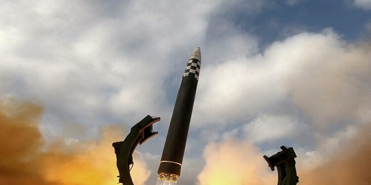 SIPRI: Πυρηνικός «πυρετός» με νέα κούρσα εξοπλισμών